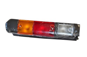 LAMPA TYŁ TOYOTA 8 RH